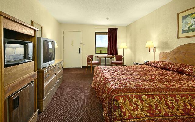 Super 8 By Wyndham Rayville