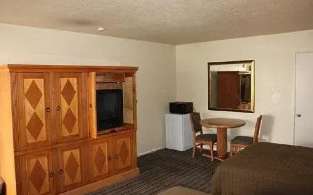 Travel Inn and Suites