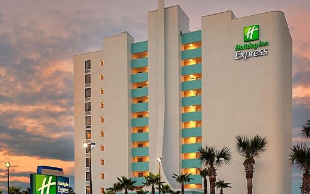 Holiday Inn Express & Suites Oceanfront by IHG