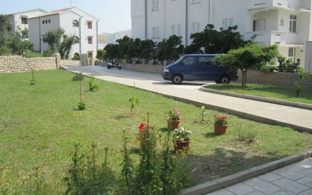 Seaview Apartment in Dalmatia With Balcony