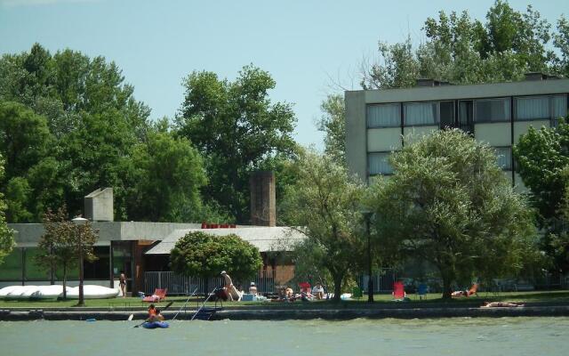 Touring Hotel Gárdony