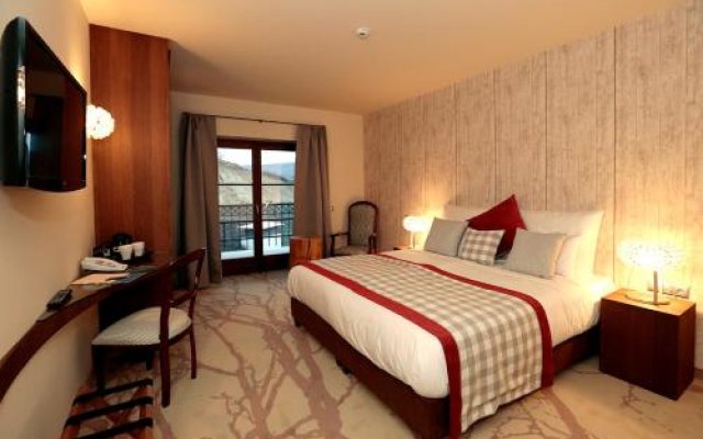 Hotel Cascade Resort & Spa