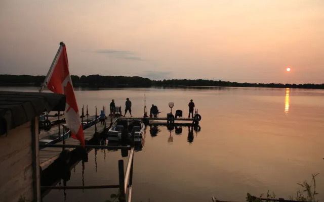 Lake Dalrymple Resort