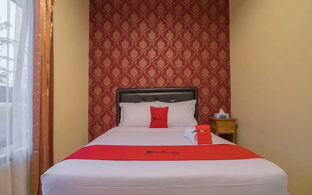 RedDoorz near Desa Wisata Kasongan