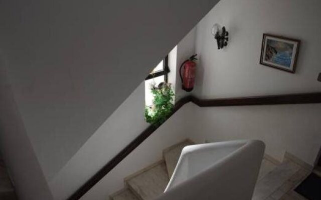 Quartos e Apartamentos Atalaia
