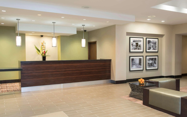 DoubleTree by Hilton Hotel Grand Rapids Airport