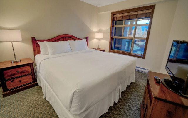 Blackcomb Springs Suites by CLIQUE