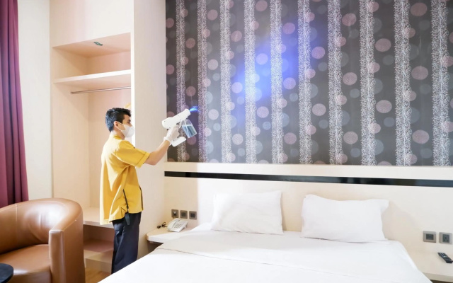 Blitz Hotel Batam Centre – Guest Rooms – Batam