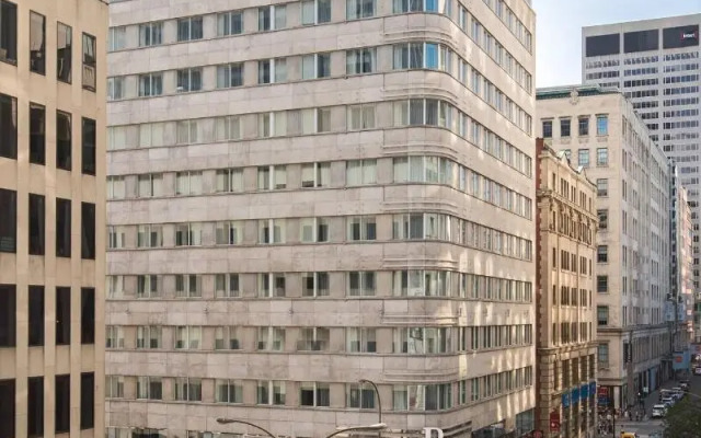 Renaissance Montreal Downtown Hotel