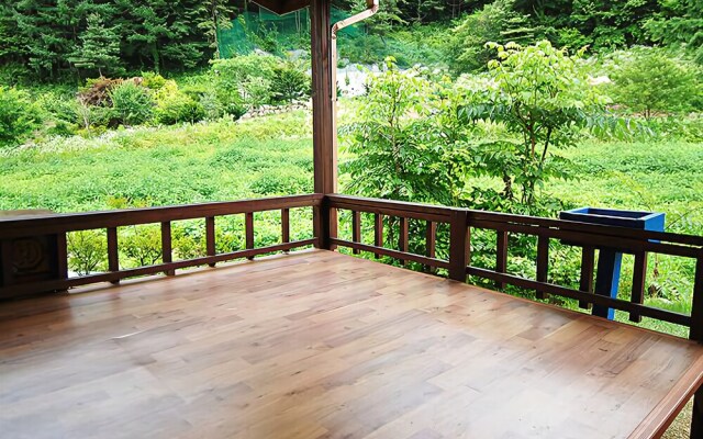 Gapyeong Clear Brook Green Mountain Pension