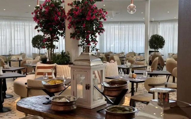 King Jason Paphos - Designed for Adults By Louis Hotels