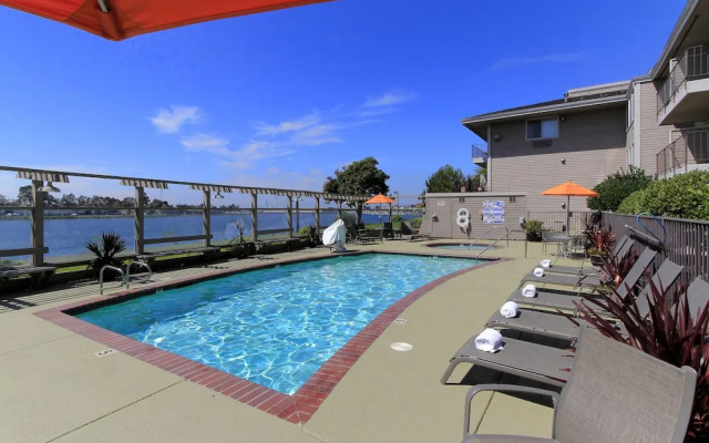 Executive Inn & Suites Embarcadero Cove Oakland Waterfront