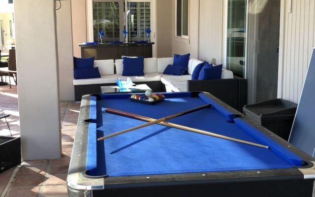 Casa Azul 4 BR by Casago