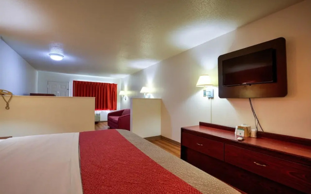 Super 7 Inn By OYO Tupelo Hwy 178