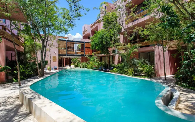 Vibrant Condo in Nature with Pool