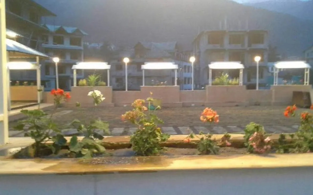 Beyond Stay Hotel Manali Queen