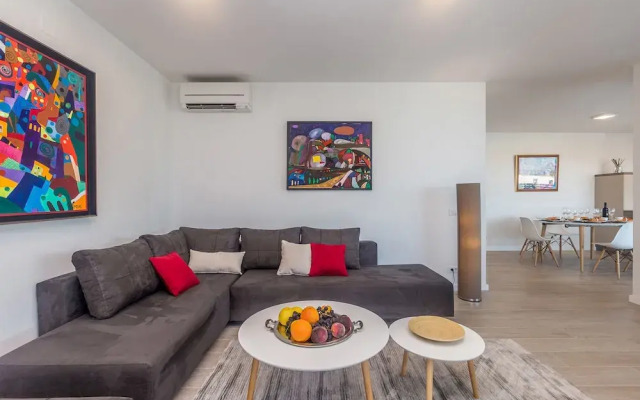 JAZZ at Rova Apartment Lun