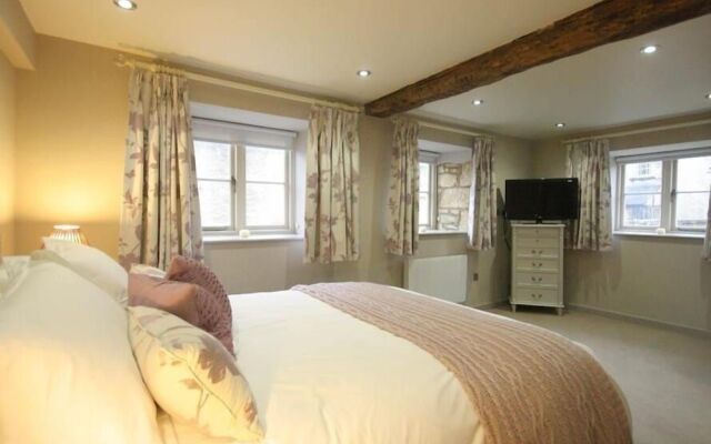 Coach House Burford, Burford