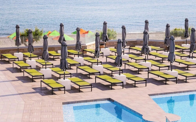 Enorme Eanthia Beach
