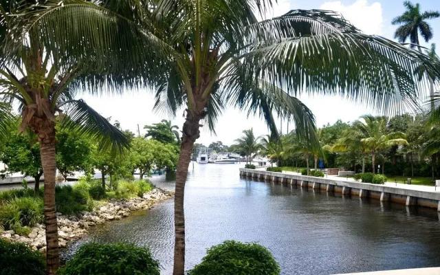 Oaks Marina & Tower Lux Condos