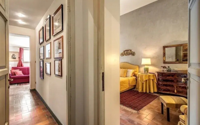 Wonderful Apartment With Balcony In Piazza Margana