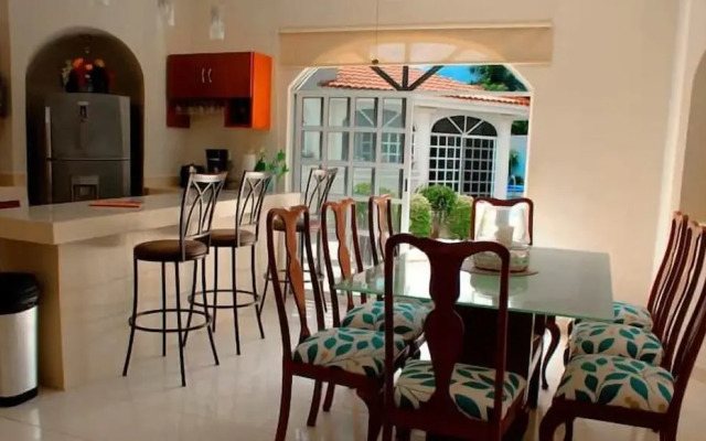 Casa Sol y Luna with pool in merida