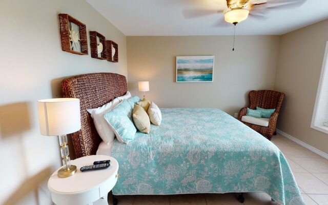 Island 120 3 Bedroom Condo