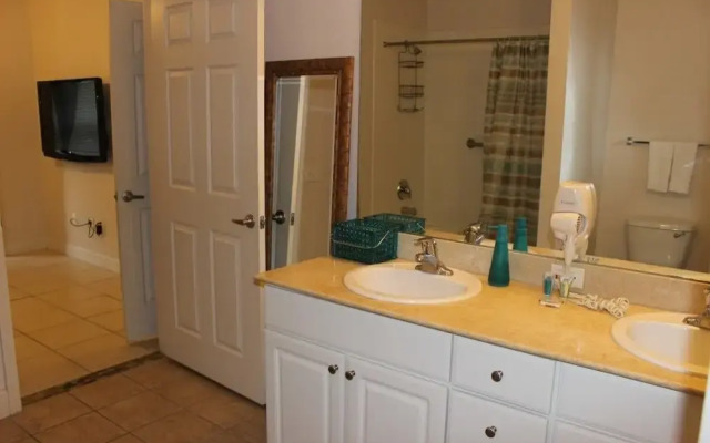 Lucaya Village 2956 - Three Bedroom Townhome
