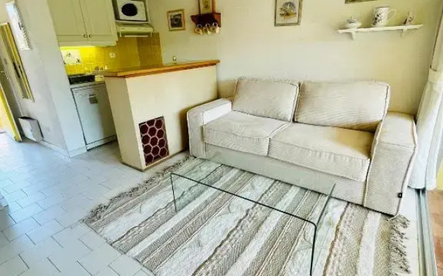 Bel appartement avec mezzanine, vue mer et piscine