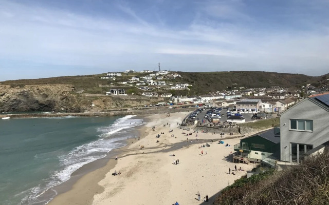 Cliff House Bed and Breakfast