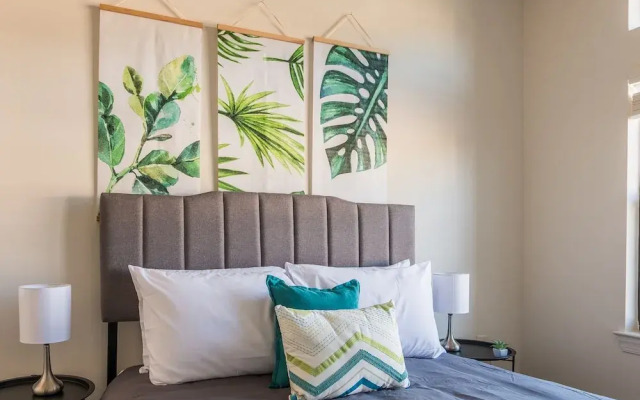 Spacious Apartments by Frontdesk