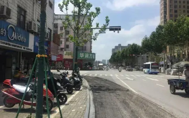 Pinghu Longyuan Hotel
