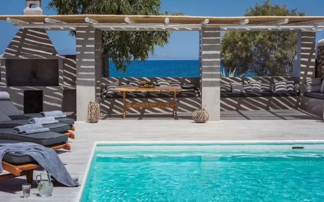 Damma Beachfront Luxury Villa