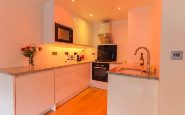 2 Bedroom Apartment Near Edinburgh Castle