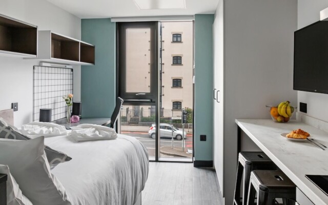 Comfortable and Convenient Studio