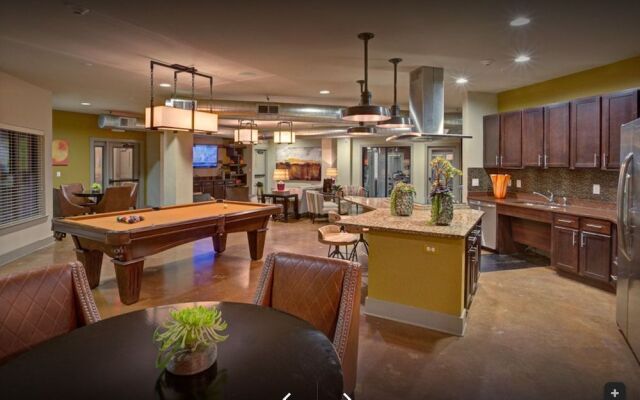 FRONTDESK Phoenix Apts Downtown Fort Worth