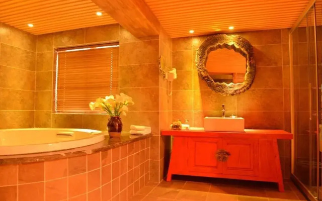 Sanse Yunhe Inn Lijiang Ancient Town