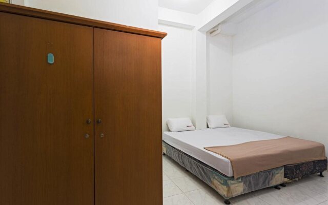 RedDoorz Plus @ S Parman