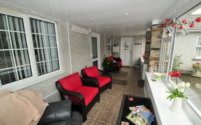 Treviglos Lodge Bed  Breakfast