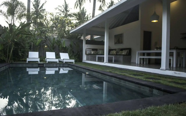Gili Khumba Villas