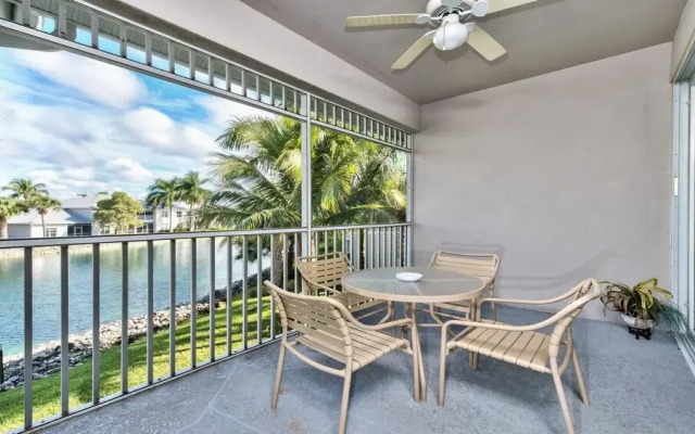 Casabella Golf 2 Bedroom Home by NFVH