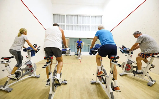 Four Seasons Country Club