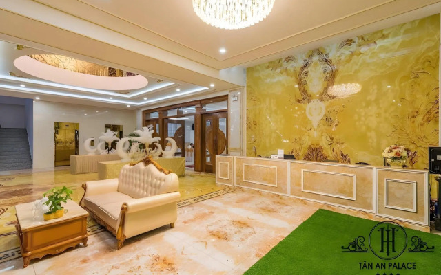 Tan An Palace