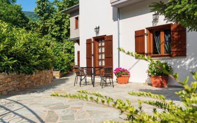 Άλυσσος suites