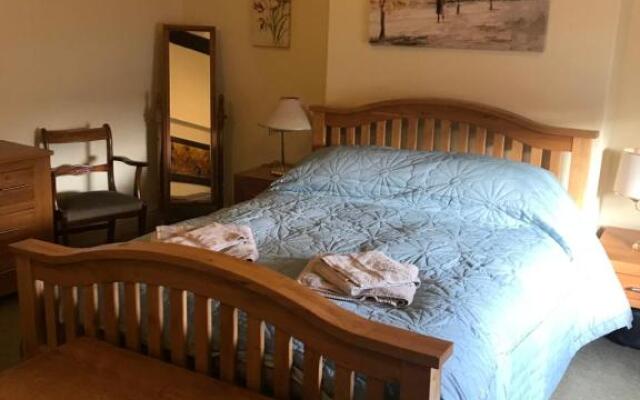 Flat 1, 22 the square