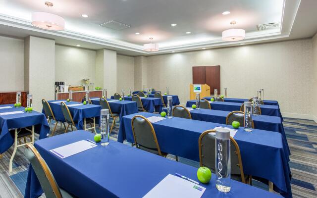 Holiday Inn Express Hauppauge by IHG