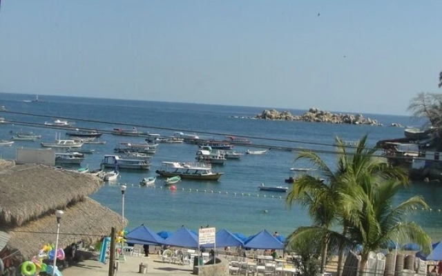 Caleta View Hotel and Bungalows