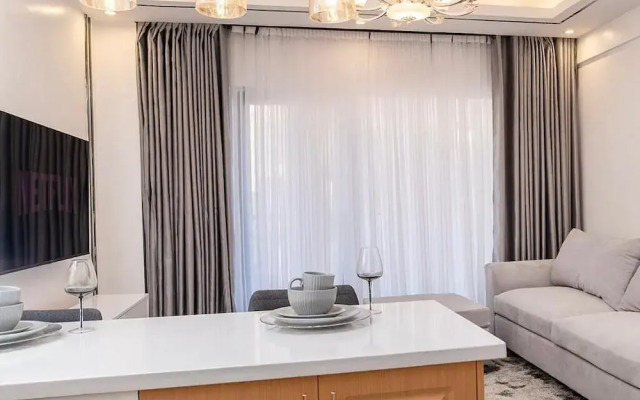 Lux Suites Enzi Heights Apartments