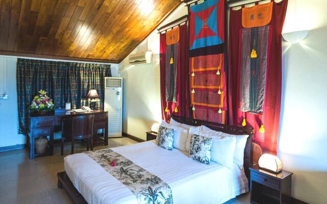 Red Hibiscus Hotel