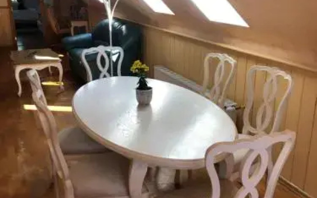 Family House Apartments